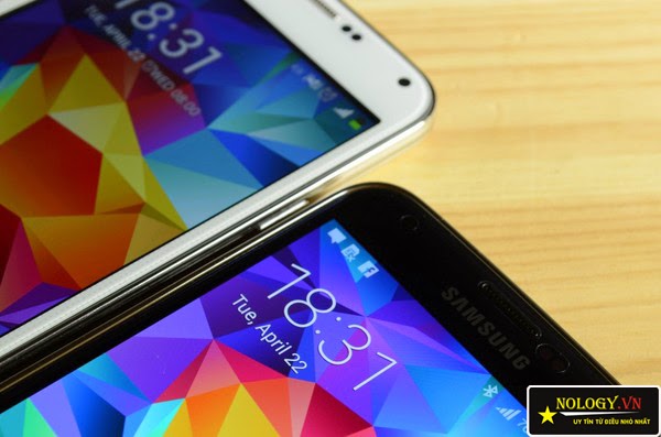 Giao diện của Galaxy S5 thật và giả